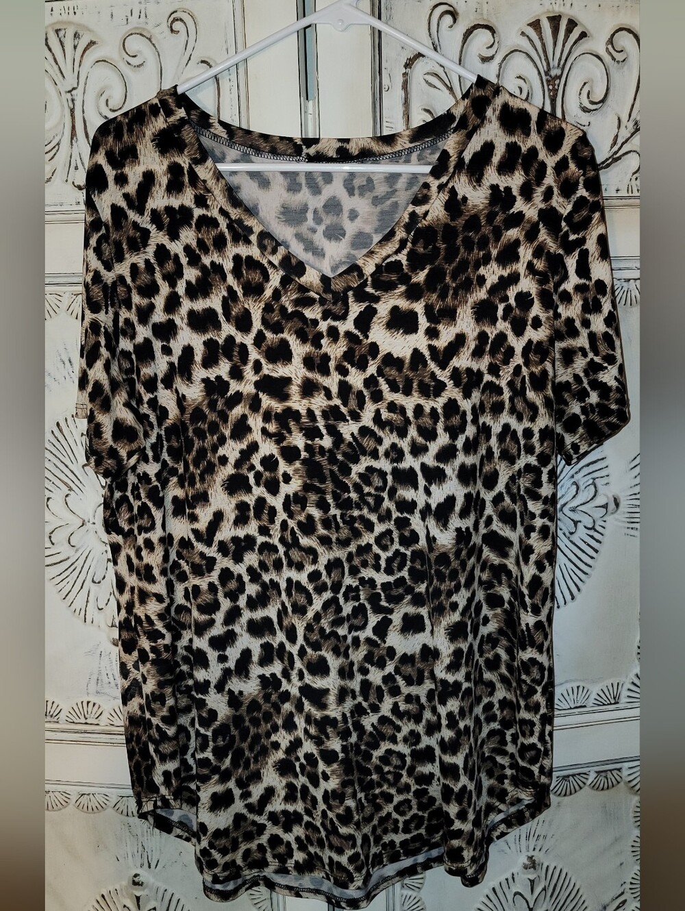 Heimish UsA Leopard Print V-Neck Women's Top - Brown/Black Size 2XL